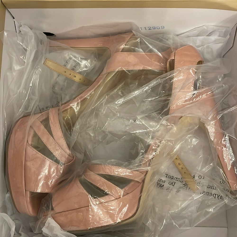 Women’s shoes